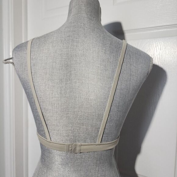 lululemon athletica Cream Bra - Picture 3 of 4